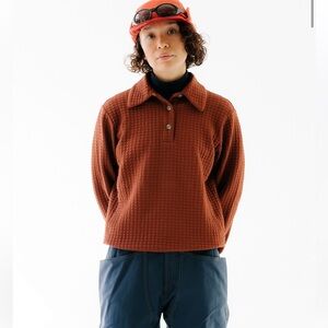 Hikerkind Midlayer 01 waffle pullover collared sweatshirt Redwood pockets cinch